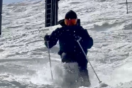 生徒から送られてくる滑走動画のイメージ